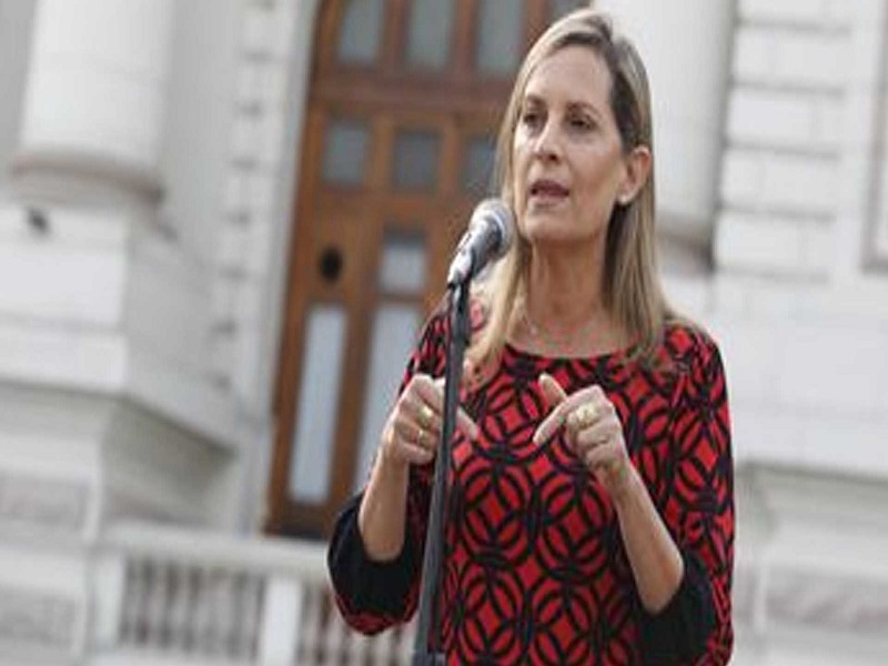 María del Carmen Alva pide la expulsión de Darwin Espinoza tras denuncia de uso de recursos públicos