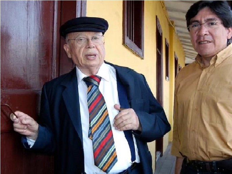 GONZALO ROJAS EN EL HOTEL DONDE VIVIÓ VALLEJO (Foto de Alejandro Cerna)