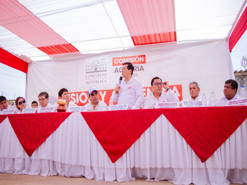 PREMIER ANUNCIA DESCOLMATACIÓN Y ELEVACIÓN DE COTA DEL RESERVORIO POECHOS TRAS PEDIDO DE AGRICULTORES DEL CHIRA
