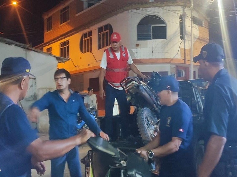 Intervienen más de diez motocicletas estacionadas en exteriores de bares y Peñas.