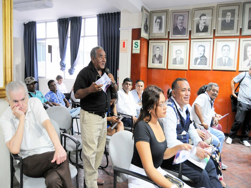 Benito Roggio escucha y atiende inquietudes de las Juntas vecinales de Sullana y Bellavista 