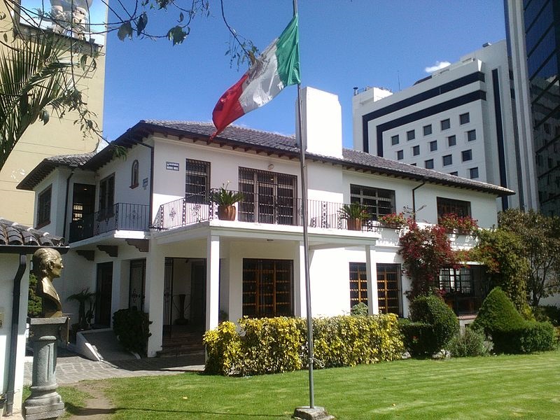 Policías de Ecuador irrumpieron en la embajada de México en Quito y detuvieron al ex vicepresidente Jorge Glas