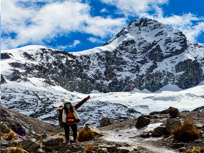 Encuentran con vida a pareja perdida en nevado de La Oroya