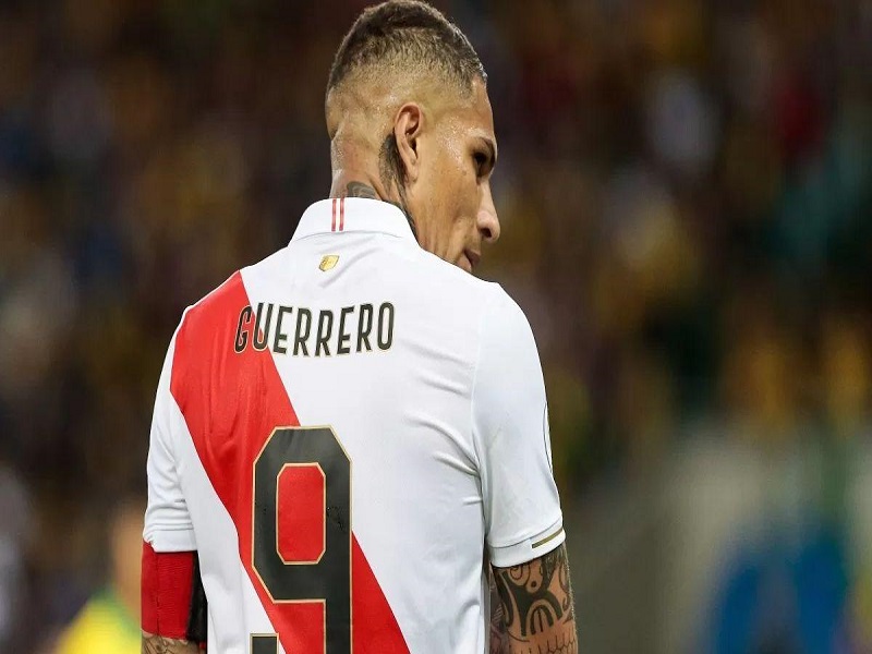 Paolo Guerrero jugará por la UCV