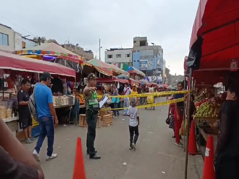Terror en Carabayllo: delincuentes detonaron cuatro explosivos en comercios ubicados afuera del mercado La Cumbre