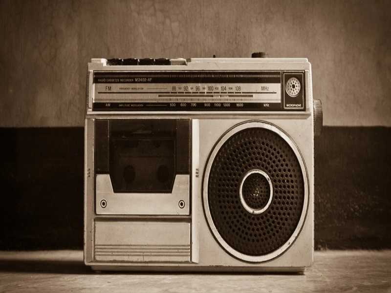 100 años de la radio en el Perú: historia, impacto y nuevos desafíos en la era digital