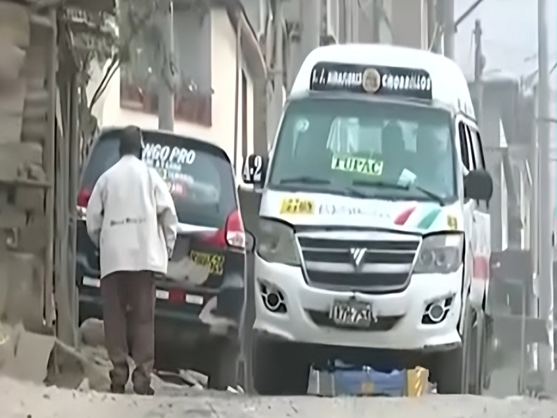 Lima: Ataque de extorsionadores a Combi deja un pasajero muerto por bala perdida