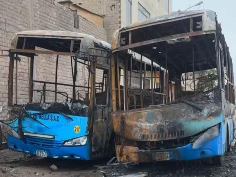 Conductores de la empresa 'La Estrella' no saldrán a trabajar luego que extorsionadores incendiaran buses
