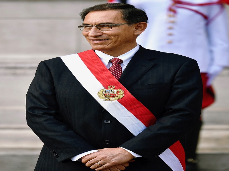 Martín Vizcarra seguirá siendo investigado por colusión