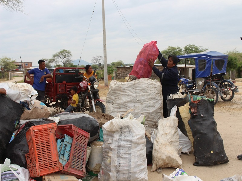 Municipalidad de Tambogrande recolecta 7 toneladas de material reciclable en eco canje escolar